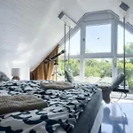 Zanzara Villa Pakozd