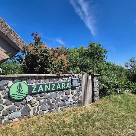 Zanzara Villa Pakozd
